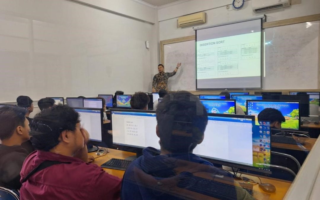 Inovasi Pendidikan: Dosen DTEI UM Kenalkan Computer Vision dan Algoritma ke Mahasiswa Institut Teknologi dan Bisnis Asia Malang