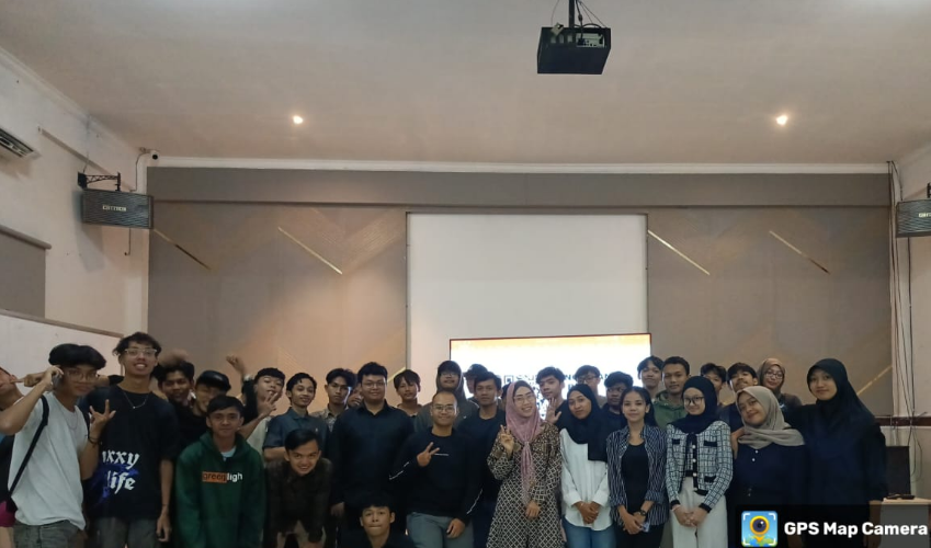 Dosen DTEI UM Perkenalkan Kecerdasan Buatan Lewat Co-Teaching di Institut Teknologi dan Bisnis Asia Malang