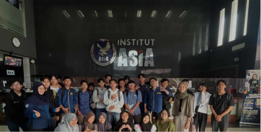 Kolaborasi Akademik, Dosen DTEI UM Laksanakan Co-Teaching Pemrograman Berorientasi Objek di Institut Asia Malang