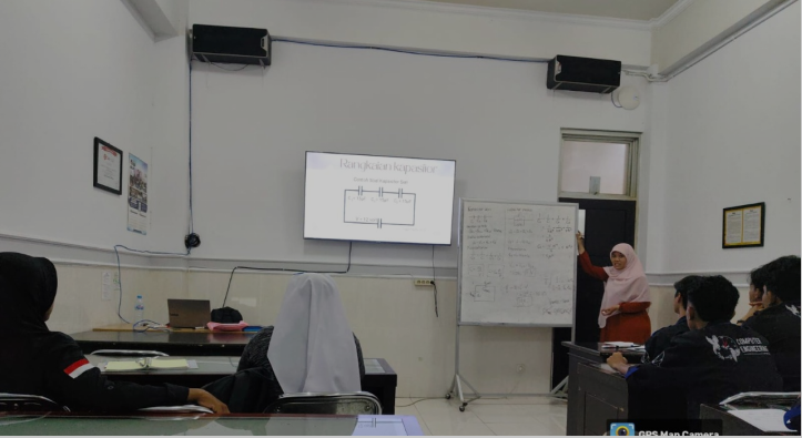 Inovasi Pembelajaran Elektronika di Institut ASIA: Co-Teaching Bersama Andriana Kusuma Dewi Bahas Kapasitor Secara Interaktif