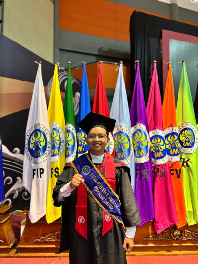 Kisah Inspiratif, Mahasiswa DTEI Menjadi Wisudawan Terbaik UM Periode 132 : “All Out Demi Membalas Perjuangan Orang Tua”